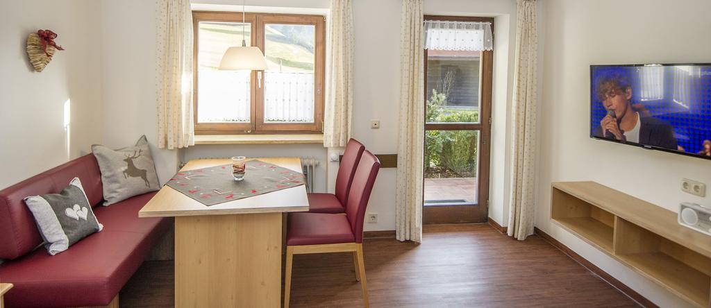Gschwenderhaus Ferienwohnungen Oberstdorf Room photo